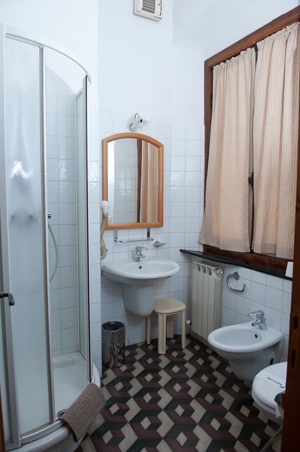 Albergo Vittoria 布萨拉 外观 照片